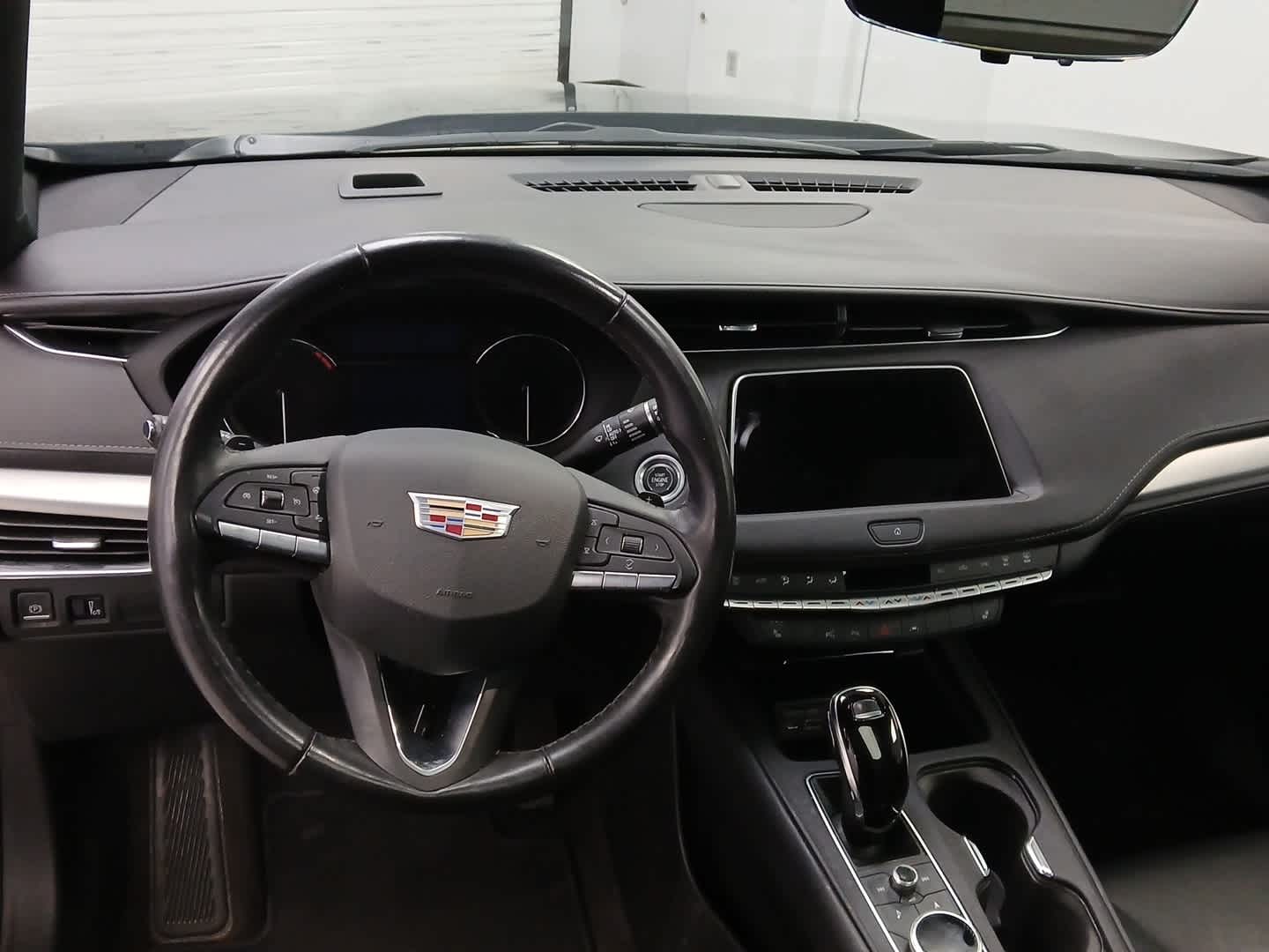 2022 Cadillac XT4 Premium Luxury