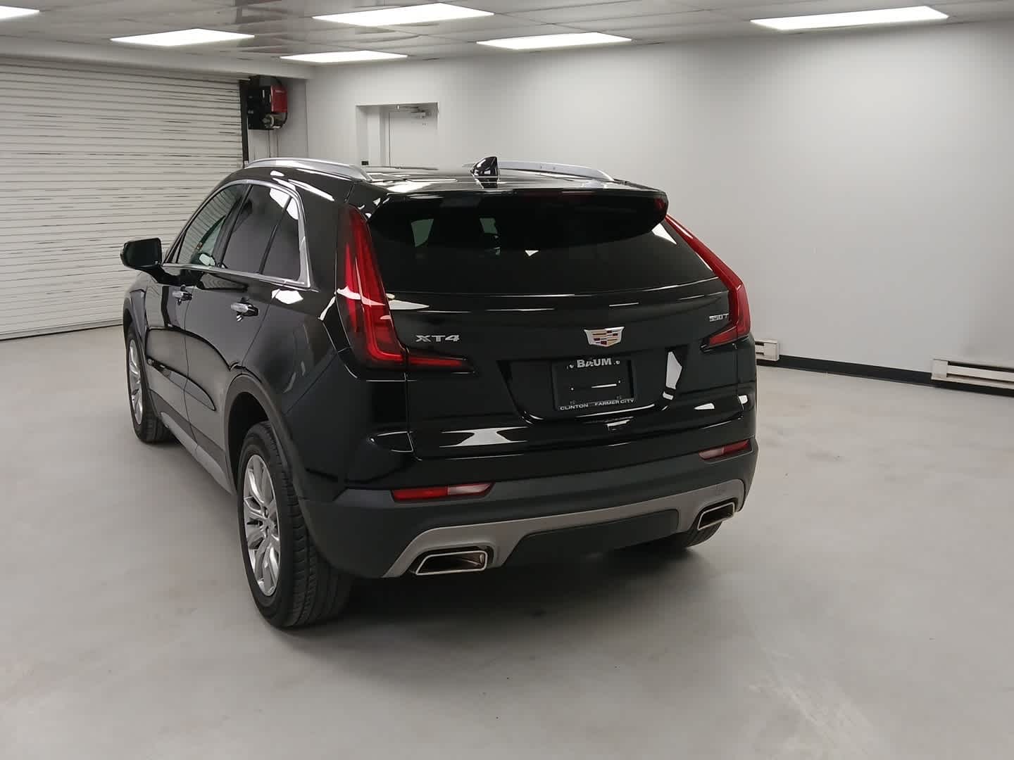 2022 Cadillac XT4 Premium Luxury