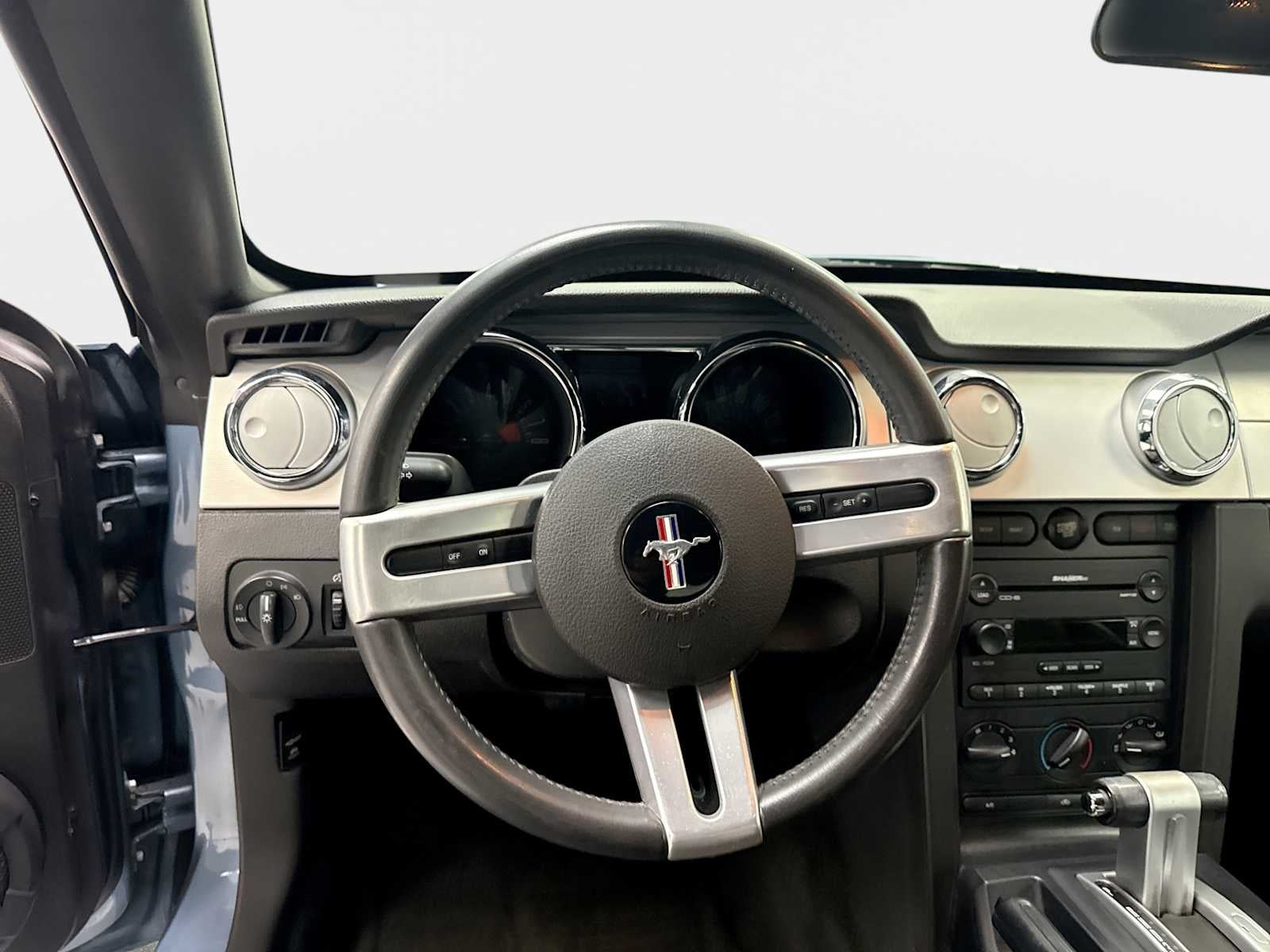 2005 Ford Mustang GT Deluxe