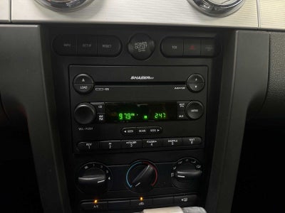 2005 Ford Mustang GT Deluxe