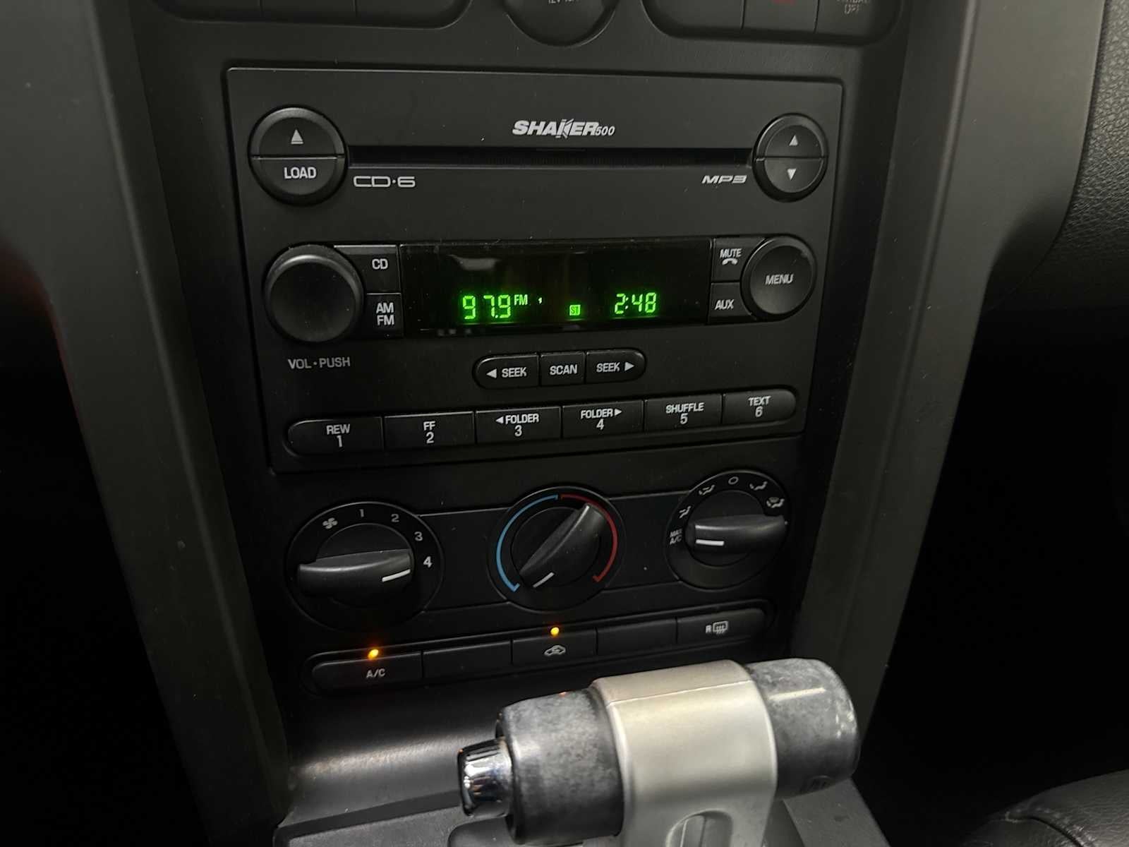 2005 Ford Mustang GT Deluxe
