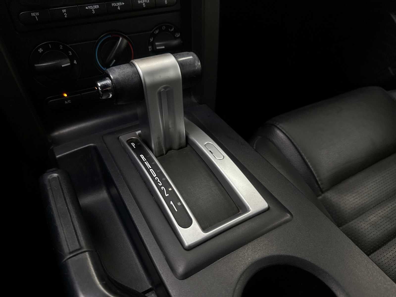 2005 Ford Mustang GT Deluxe