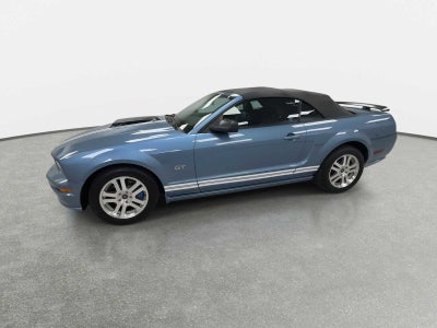 2005 Ford Mustang GT Deluxe