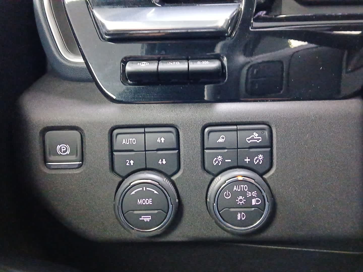 2024 Chevrolet Silverado 3500 HD High Country