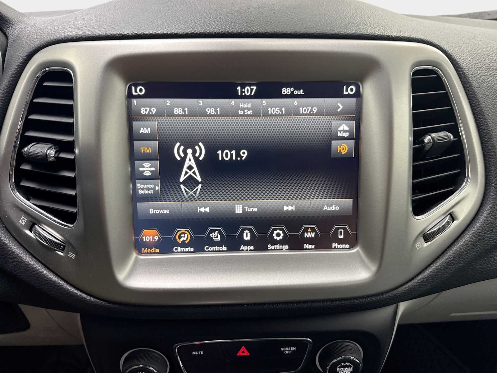 2019 Jeep Compass Latitude FWD