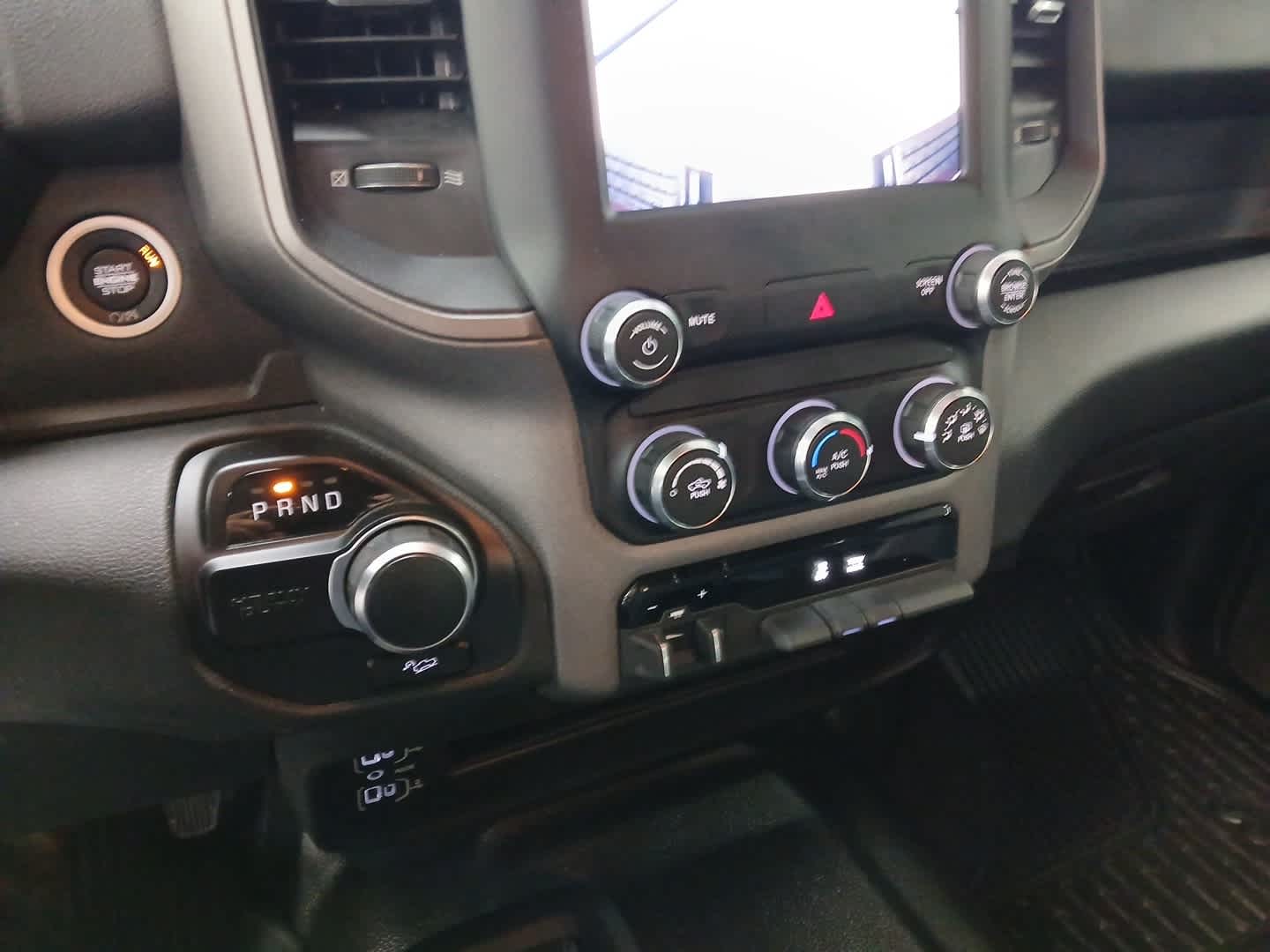 2022 RAM 2500 Tradesman Crew Cab 4x4 6'4" Box