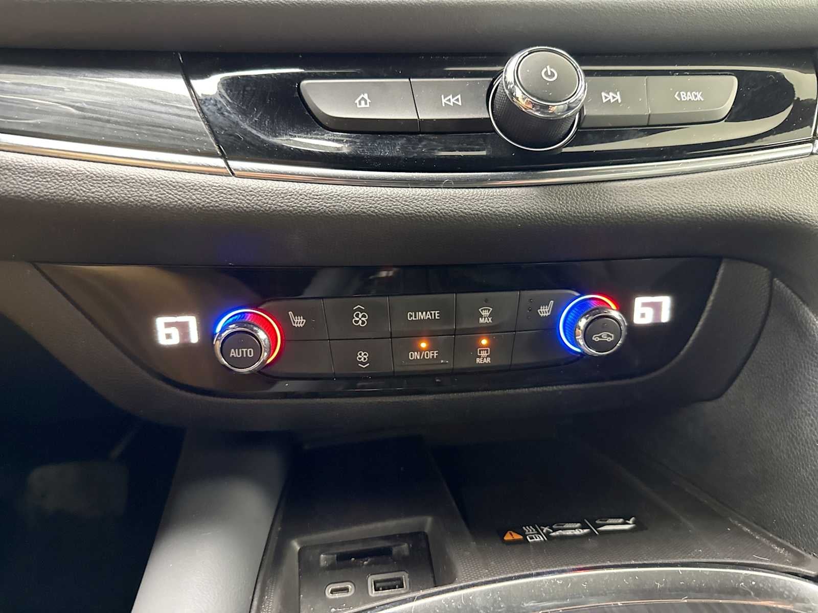 2024 Buick Enclave Essence