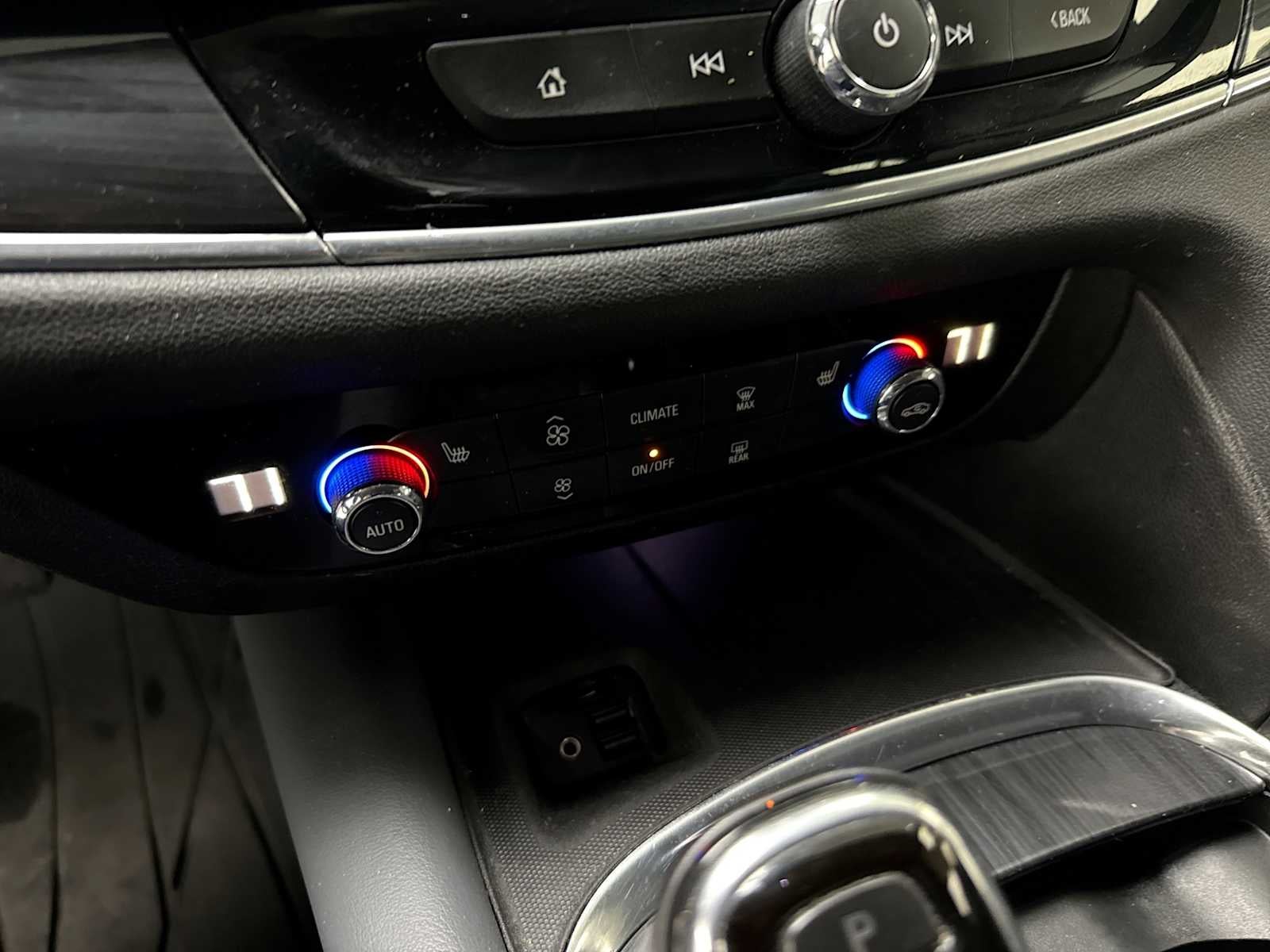 2021 Buick Enclave Essence