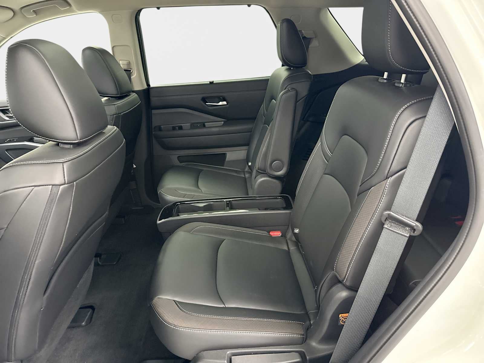 2024 Nissan Pathfinder SL 4WD
