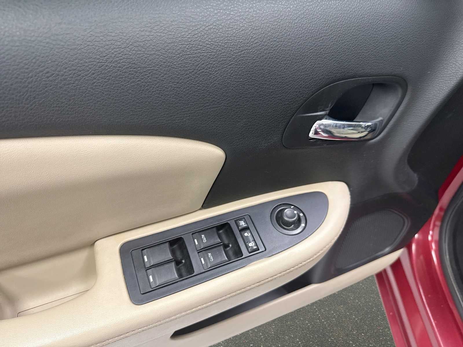 2012 Chrysler 200 Limited