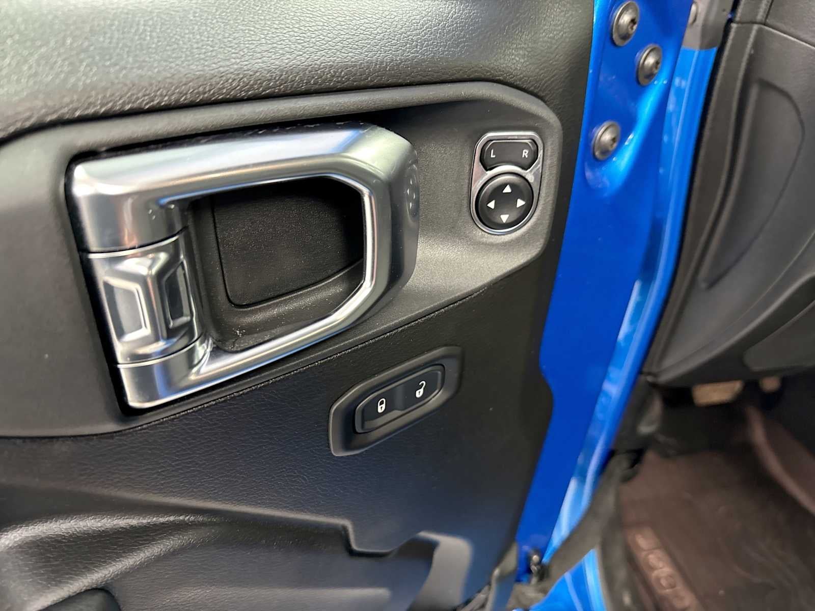 2025 Jeep Wrangler 2-Door Willys 4x4