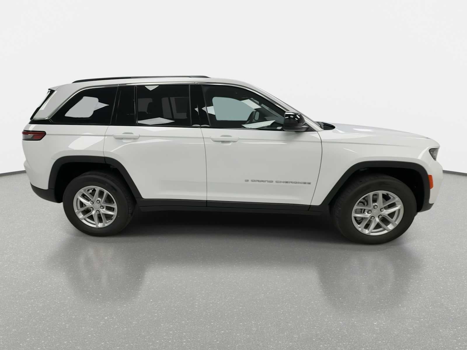 2026 Jeep Grand Cherokee GRAND CHEROKEE LAREDO X 4X4