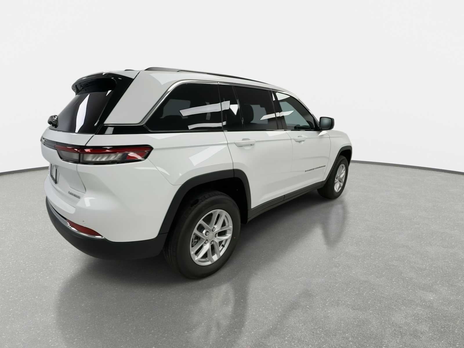 2026 Jeep Grand Cherokee GRAND CHEROKEE LAREDO X 4X4