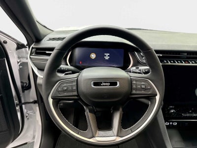 2027 Jeep Grand Cherokee GRAND CHEROKEE LAREDO X 4X4