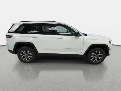 2027 Jeep Grand Cherokee GRAND CHEROKEE LAREDO X 4X4