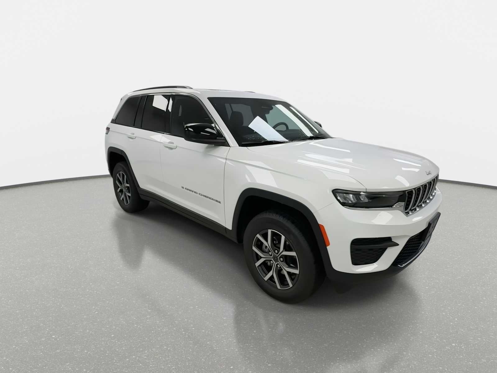2027 Jeep Grand Cherokee GRAND CHEROKEE LAREDO X 4X4