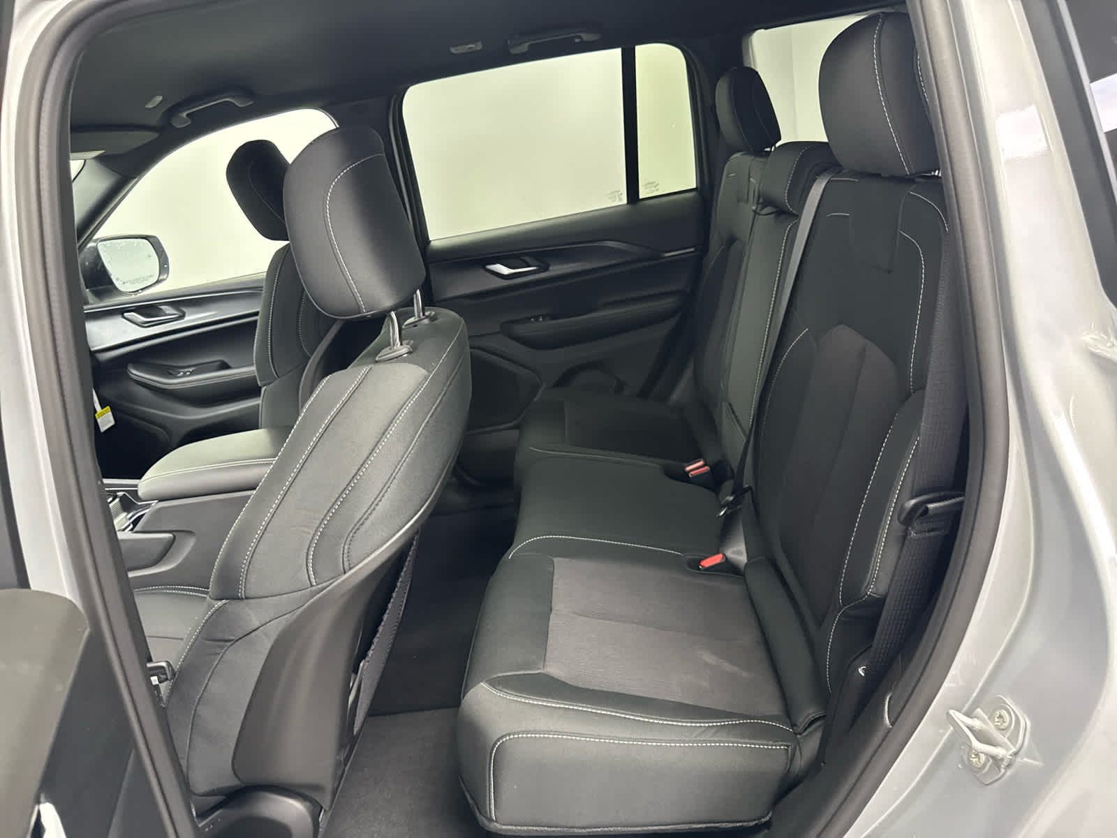 2025 Jeep Grand Cherokee GRAND CHEROKEE LAREDO 4X4