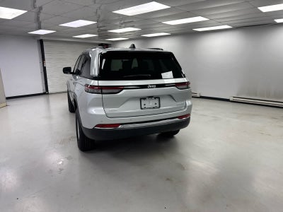 2025 Jeep Grand Cherokee GRAND CHEROKEE LAREDO 4X4