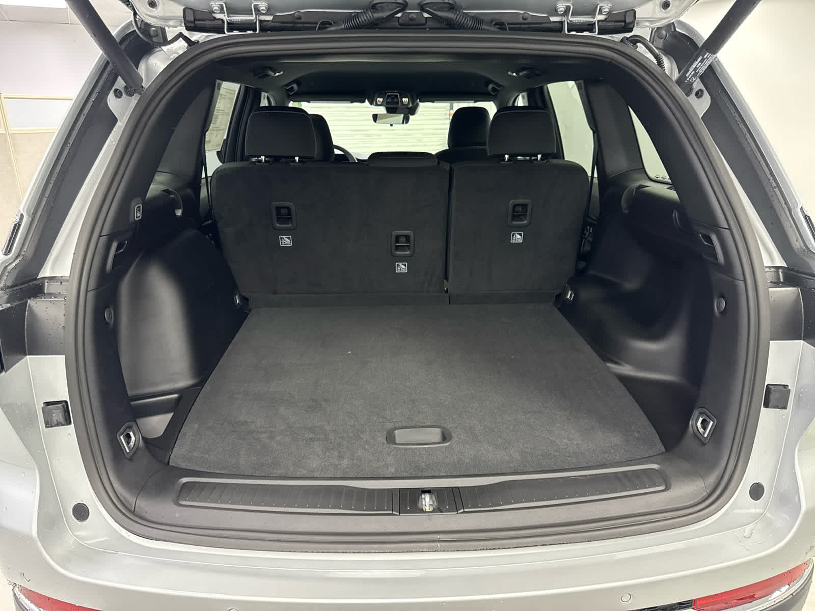 2025 Jeep Grand Cherokee GRAND CHEROKEE LAREDO 4X4