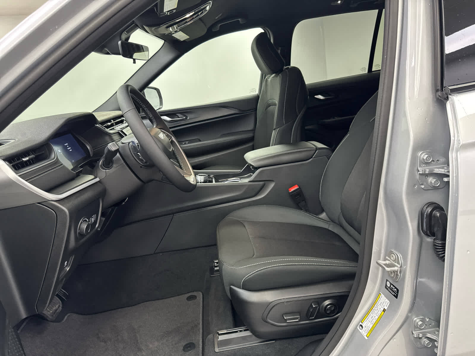 2025 Jeep Grand Cherokee GRAND CHEROKEE LAREDO 4X4