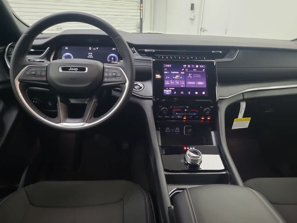 2025 Jeep Grand Cherokee GRAND CHEROKEE LAREDO 4X4