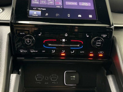 2025 Jeep Grand Cherokee GRAND CHEROKEE LAREDO 4X4