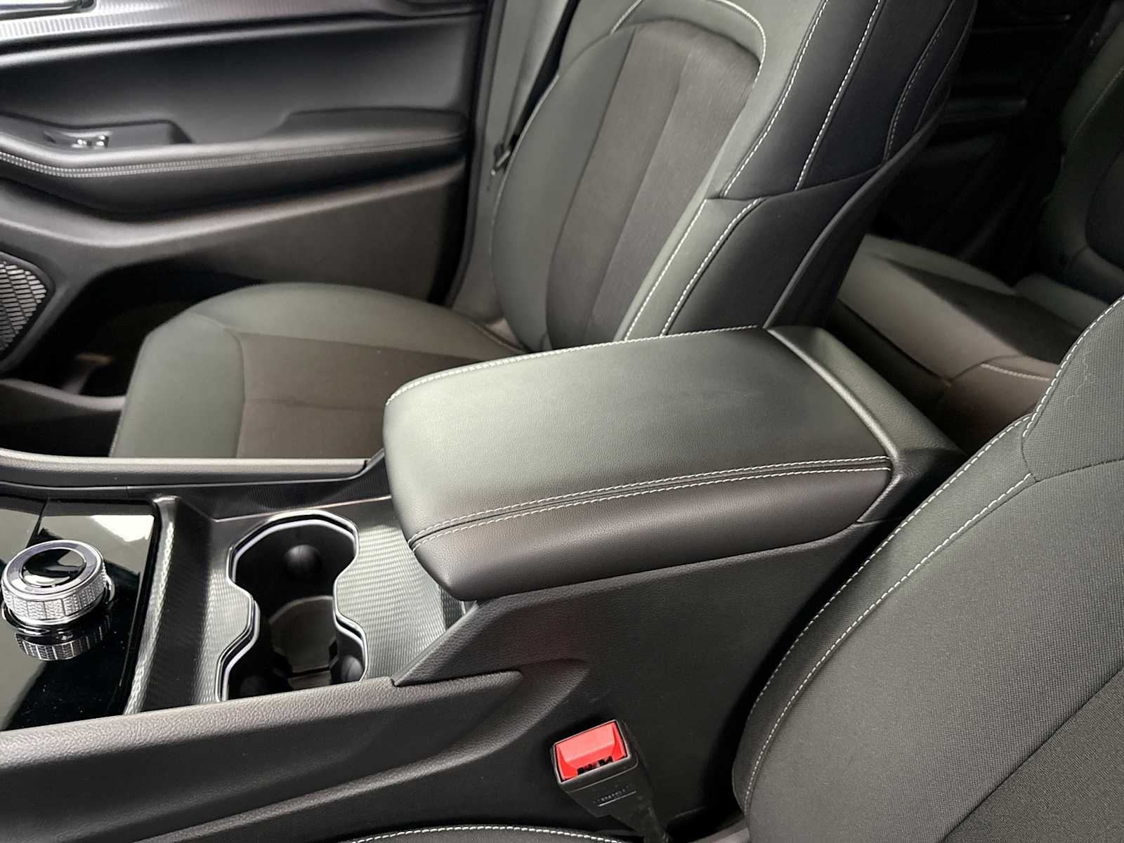 2025 Jeep Grand Cherokee GRAND CHEROKEE LAREDO 4X4