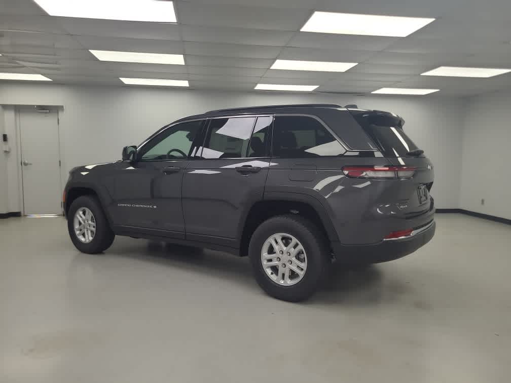 2025 Jeep Grand Cherokee GRAND CHEROKEE LAREDO 4X4