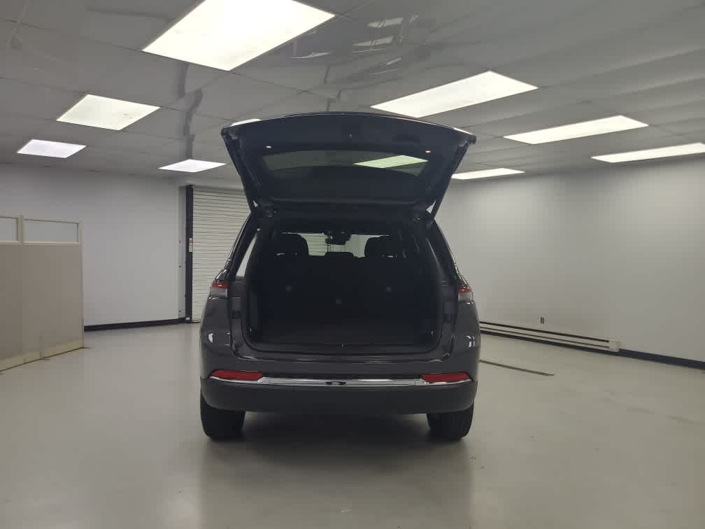 2025 Jeep Grand Cherokee GRAND CHEROKEE LAREDO 4X4