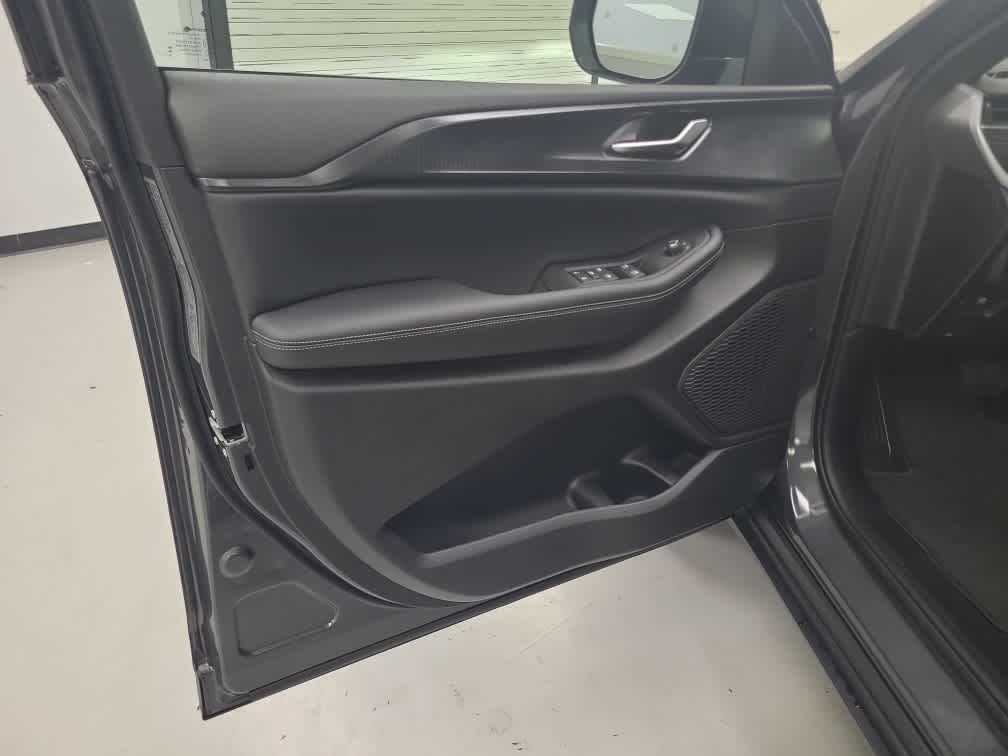 2025 Jeep Grand Cherokee GRAND CHEROKEE LAREDO 4X4