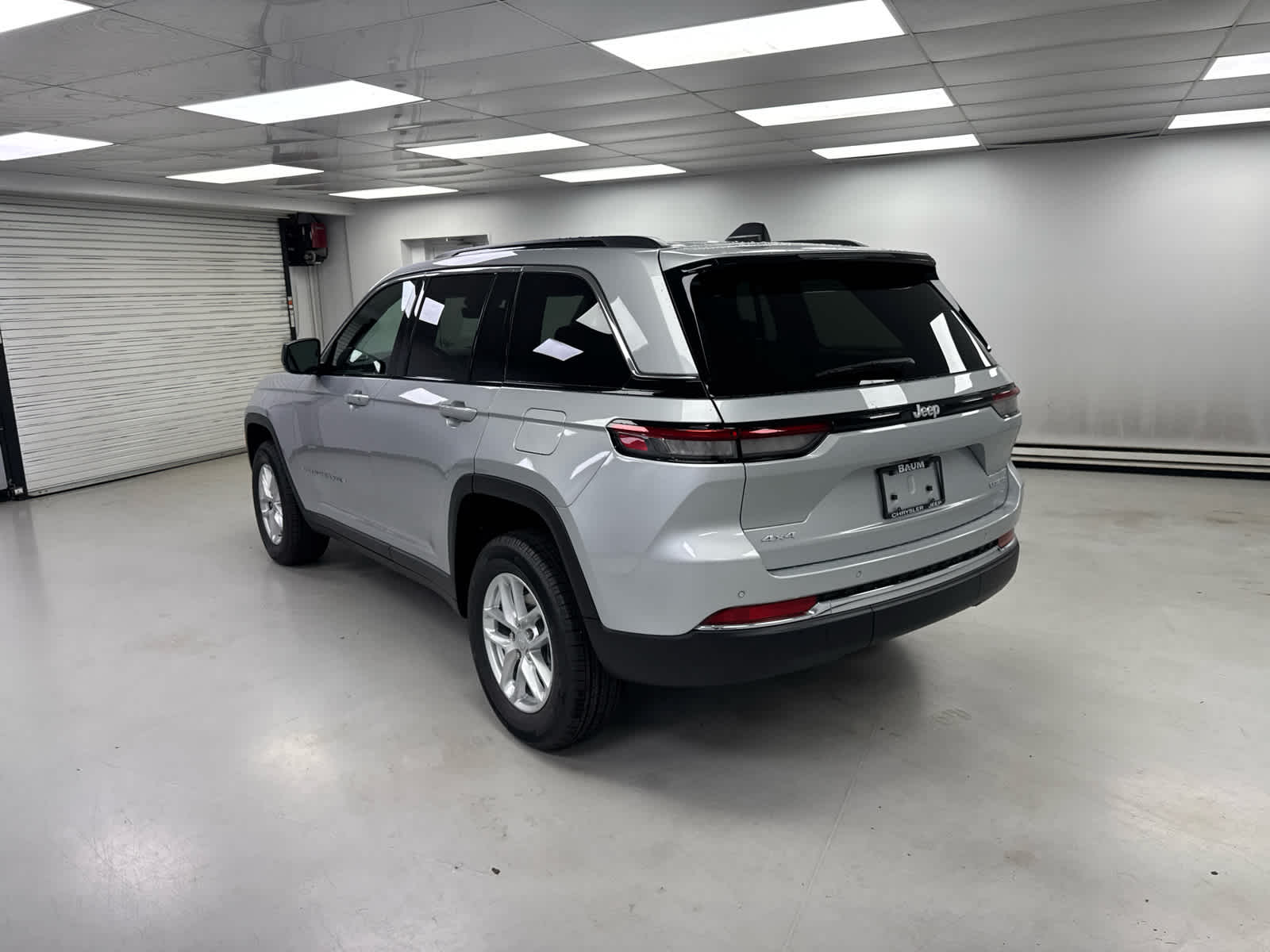 2025 Jeep Grand Cherokee GRAND CHEROKEE LAREDO X 4X4