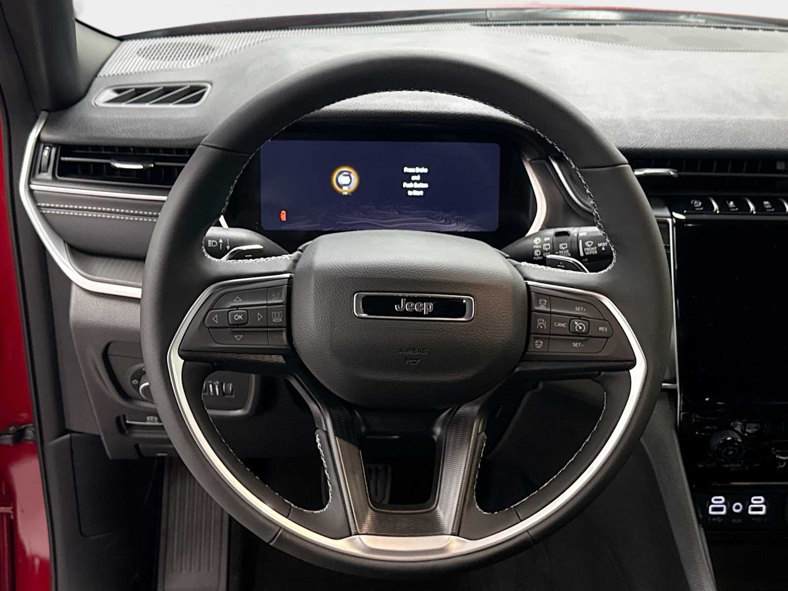 2027 Jeep Grand Cherokee GRAND CHEROKEE LAREDO X 4X4