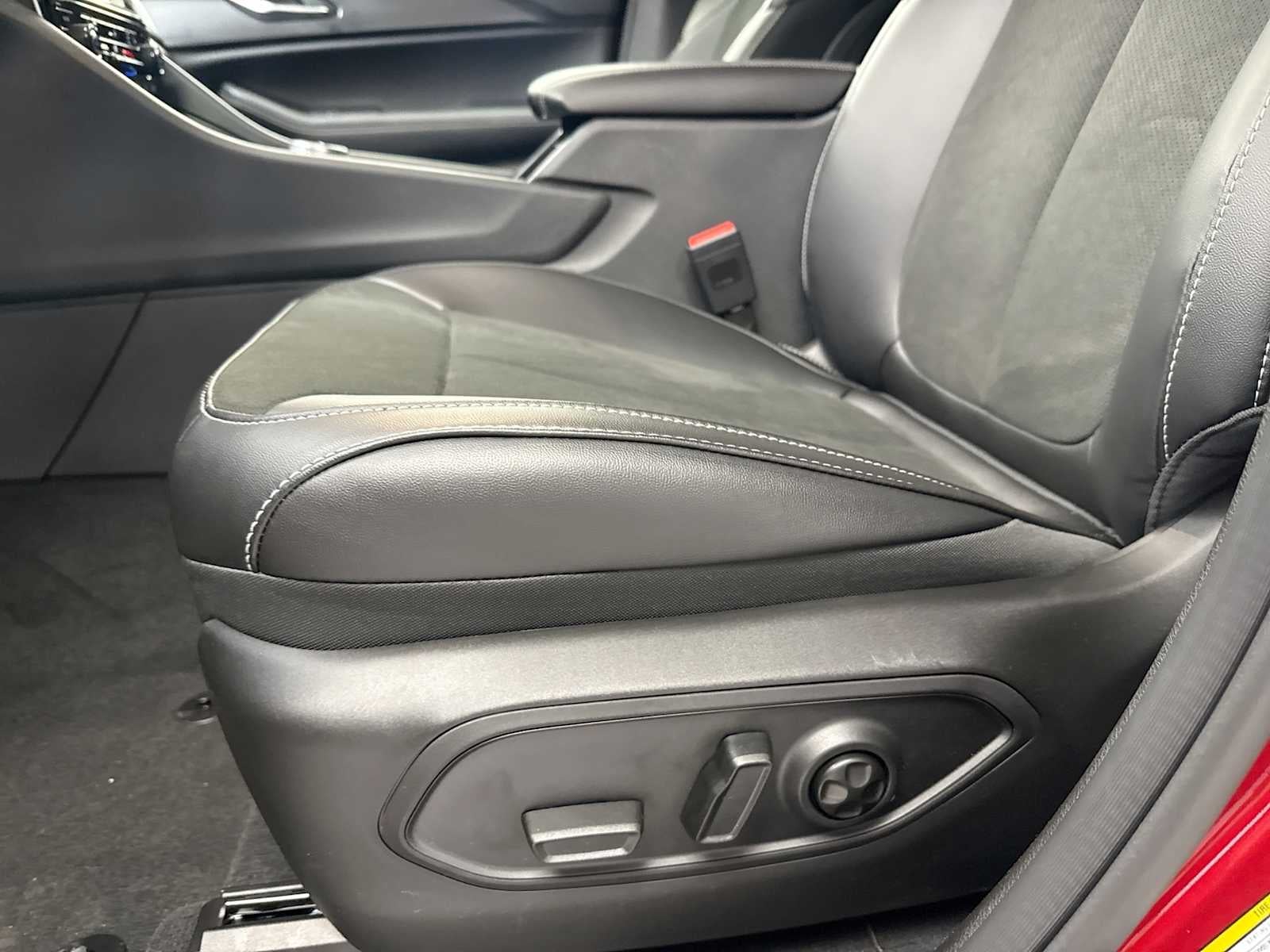 2027 Jeep Grand Cherokee GRAND CHEROKEE LAREDO X 4X4