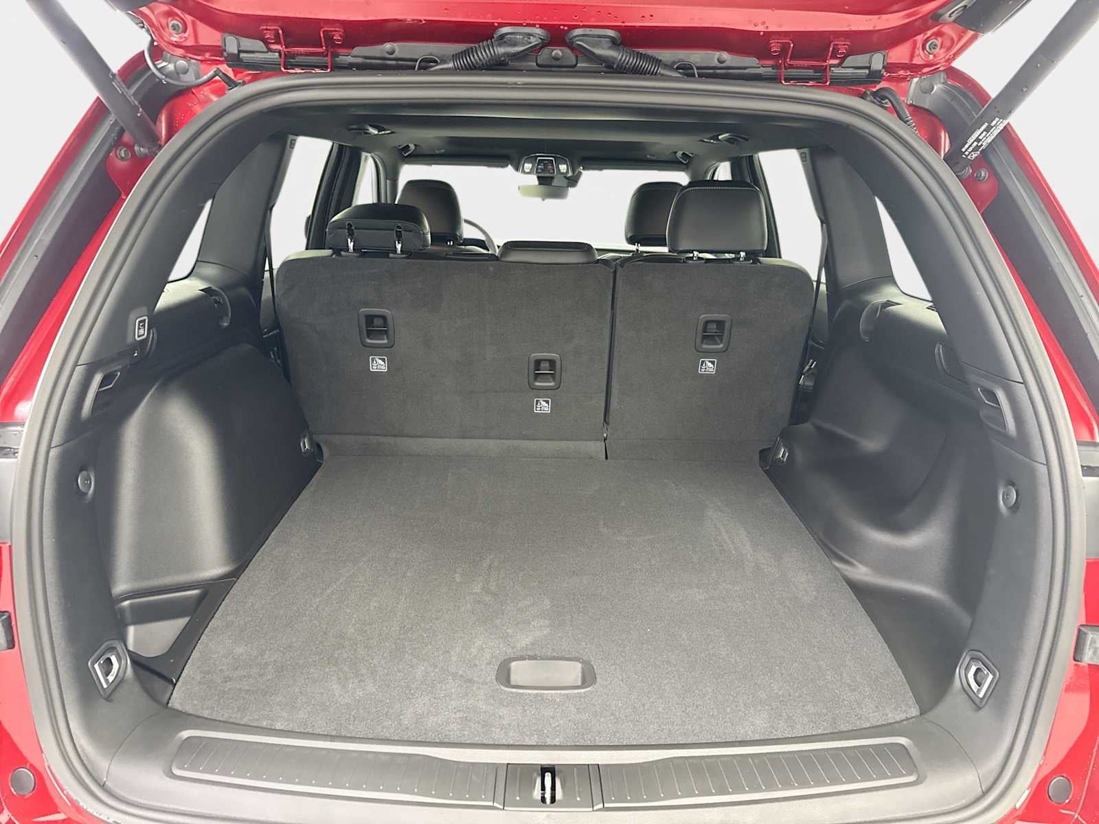 2027 Jeep Grand Cherokee GRAND CHEROKEE LAREDO X 4X4