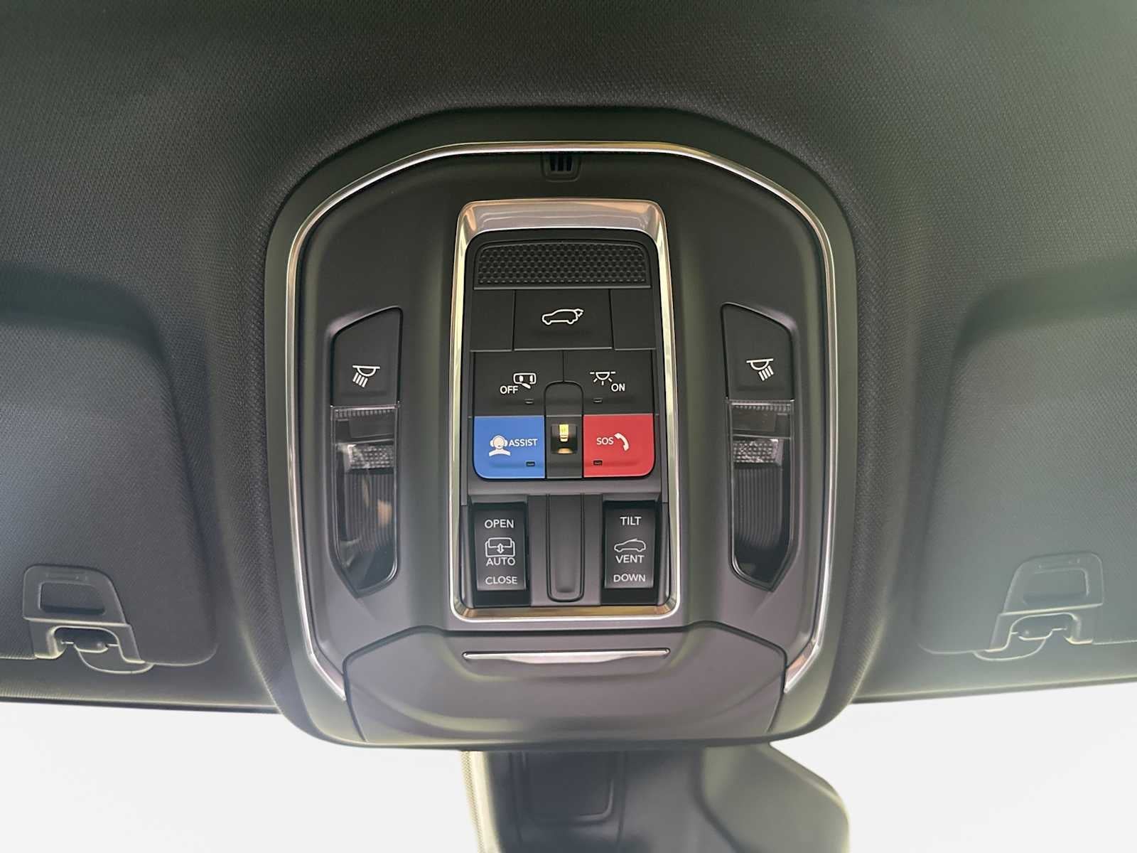 2027 Jeep Grand Cherokee GRAND CHEROKEE LAREDO X 4X4