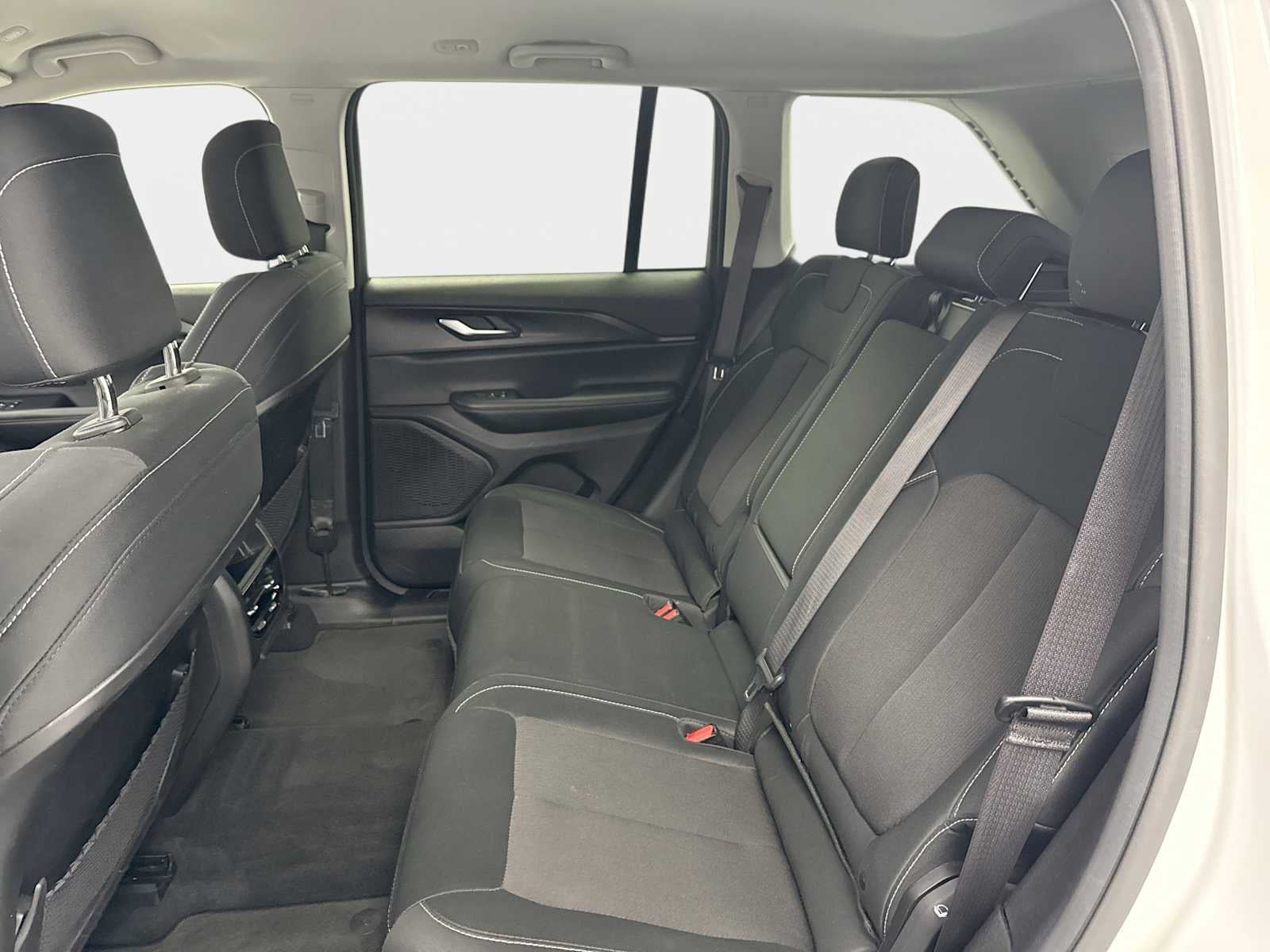 2024 Jeep Grand Cherokee Laredo 4x4