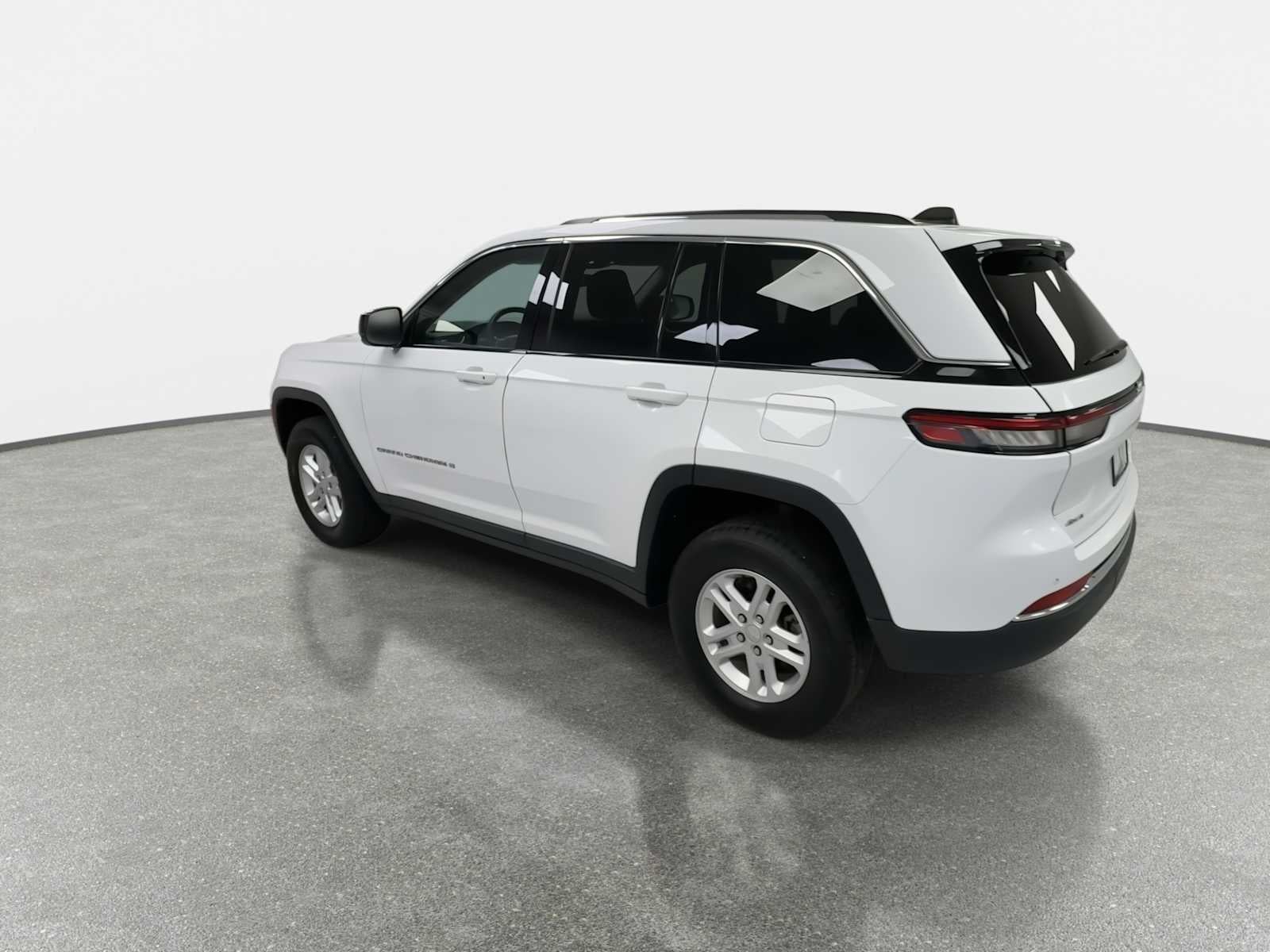 2024 Jeep Grand Cherokee Laredo 4x4