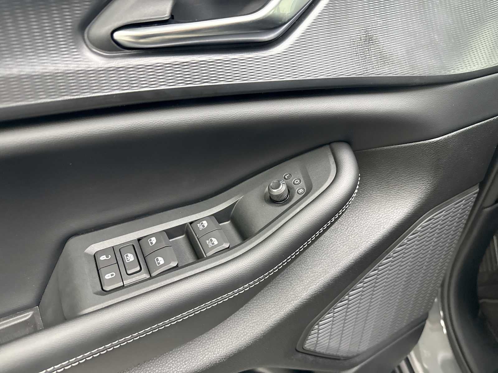 2027 Jeep Grand Cherokee GRAND CHEROKEE LAREDO X 4X4