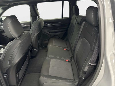 2027 Jeep Grand Cherokee GRAND CHEROKEE LAREDO X 4X4