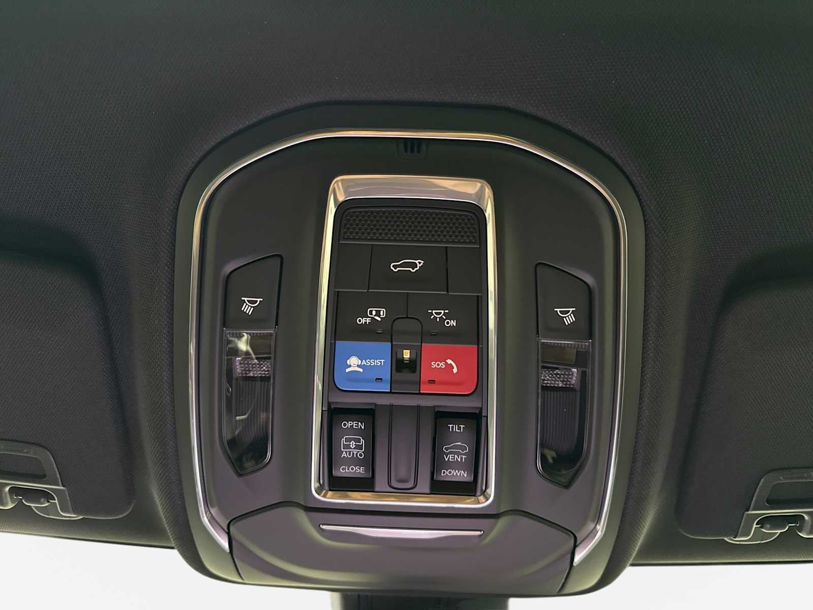2027 Jeep Grand Cherokee GRAND CHEROKEE LAREDO X 4X4