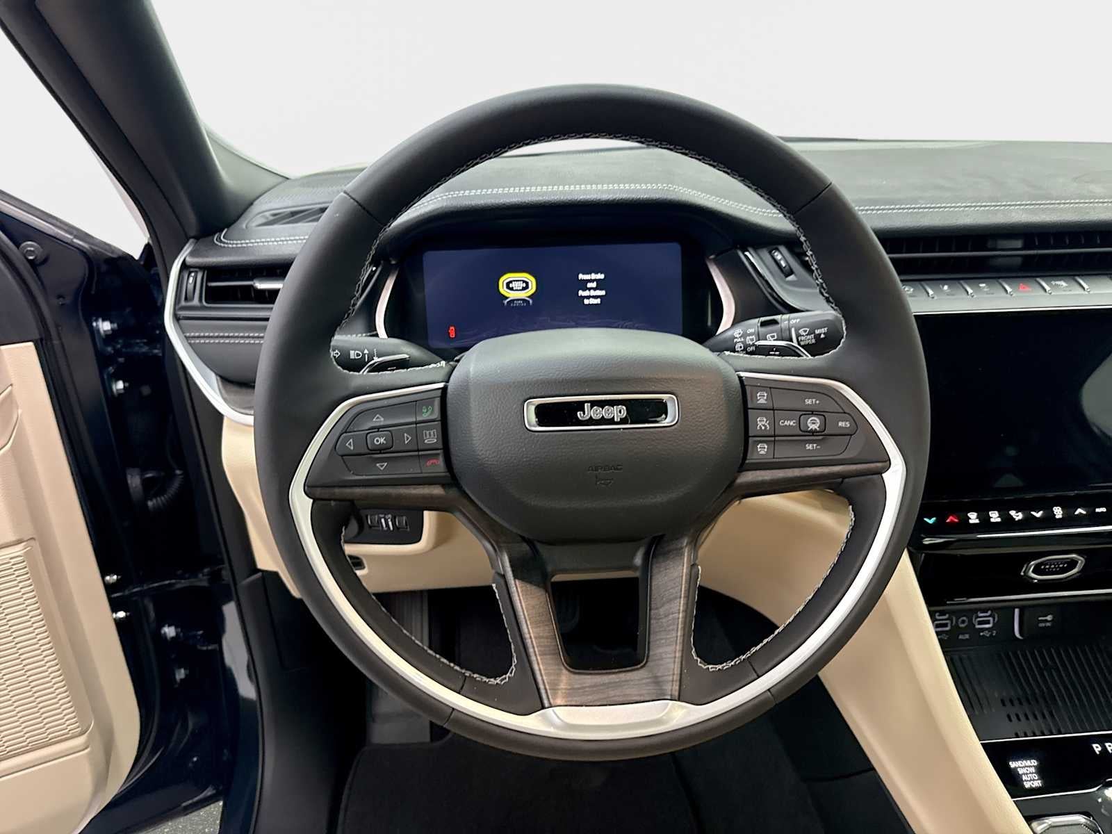 2027 Jeep Grand Cherokee GRAND CHEROKEE LIMITED 4X4