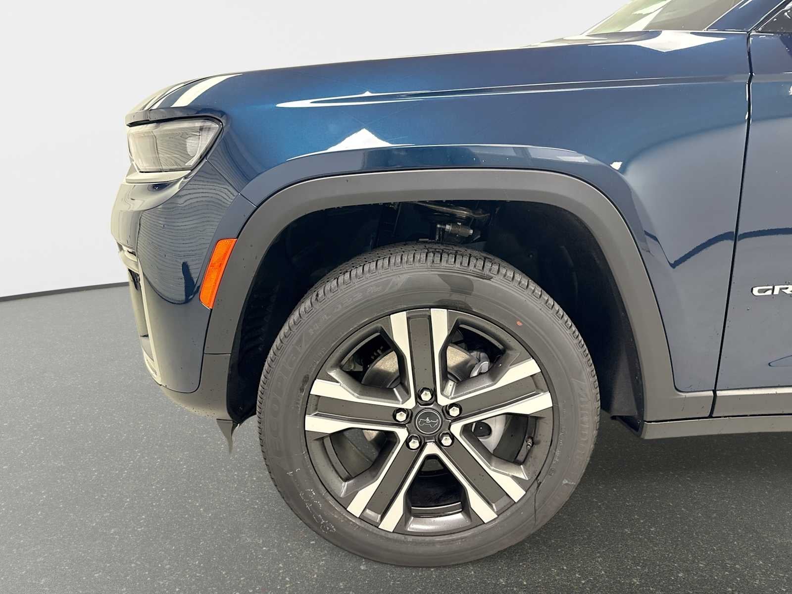 2027 Jeep Grand Cherokee GRAND CHEROKEE LIMITED 4X4