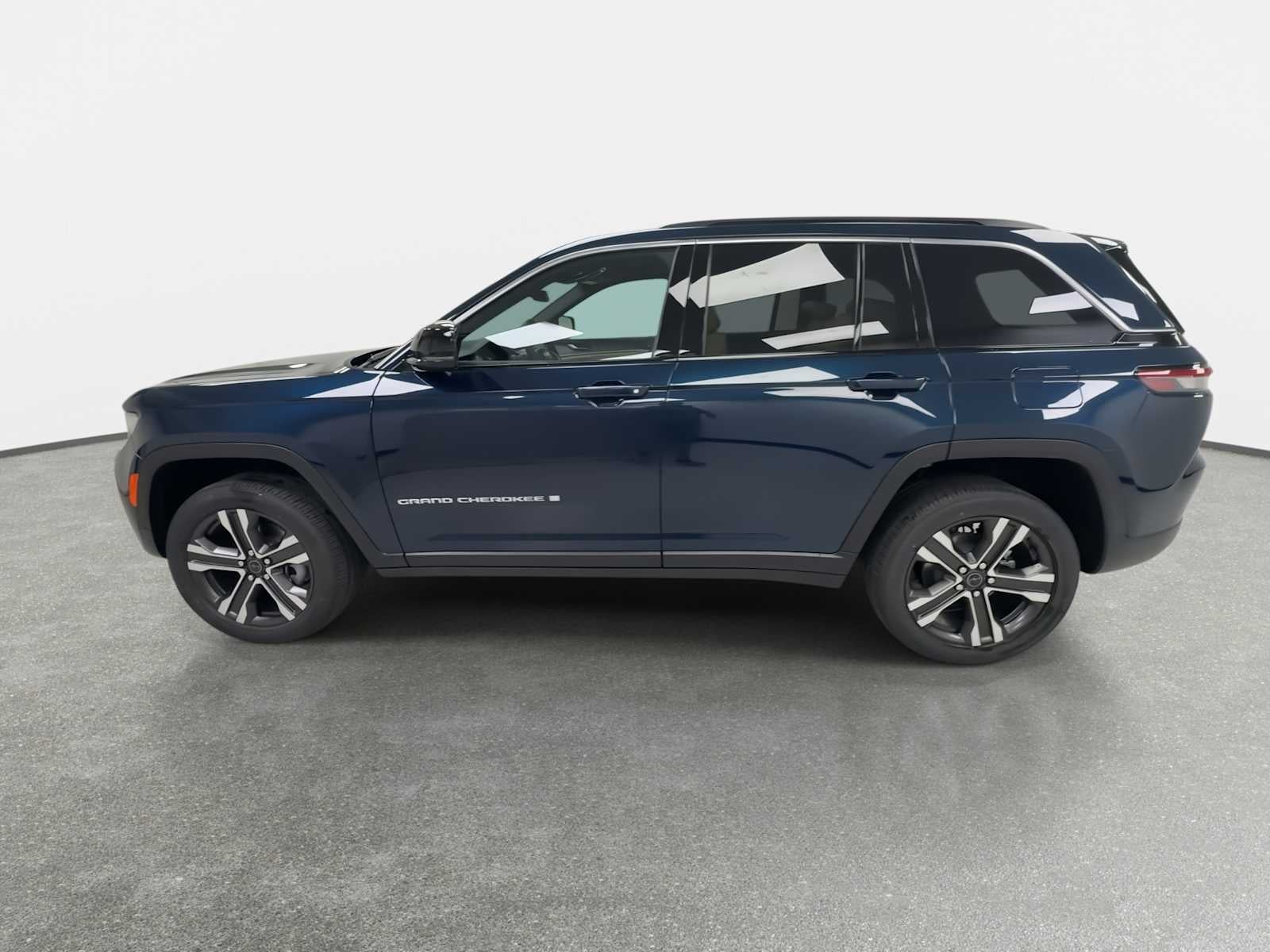 2027 Jeep Grand Cherokee GRAND CHEROKEE LIMITED 4X4
