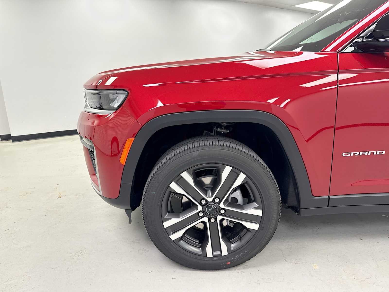 2027 Jeep Grand Cherokee GRAND CHEROKEE LIMITED 4X4