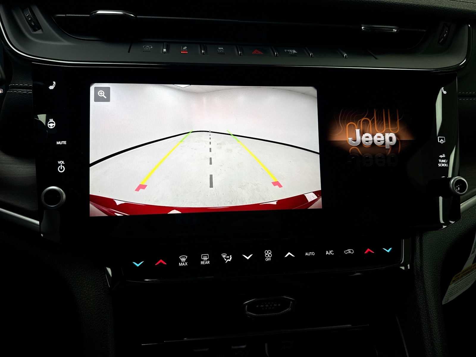 2027 Jeep Grand Cherokee GRAND CHEROKEE LIMITED 4X4