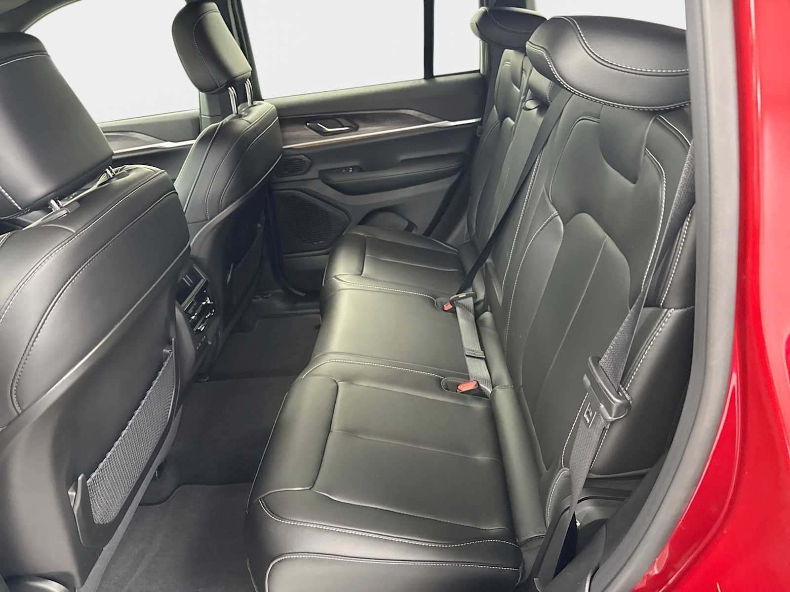 2027 Jeep Grand Cherokee GRAND CHEROKEE LIMITED 4X4