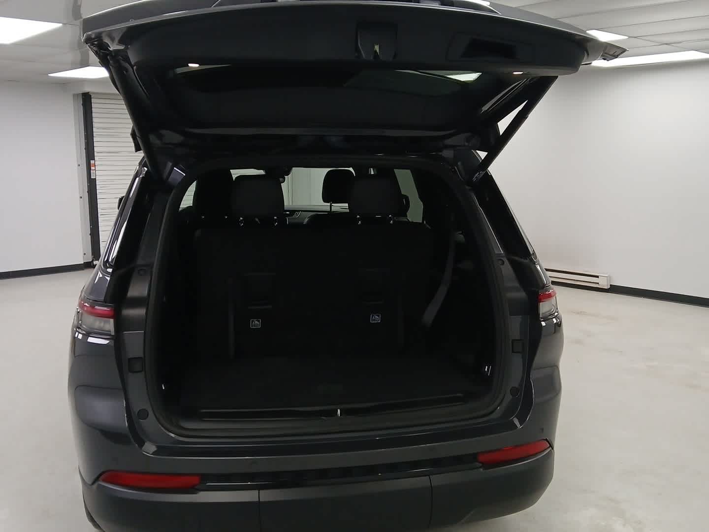 2024 Jeep Grand Cherokee L Altitude 4x4