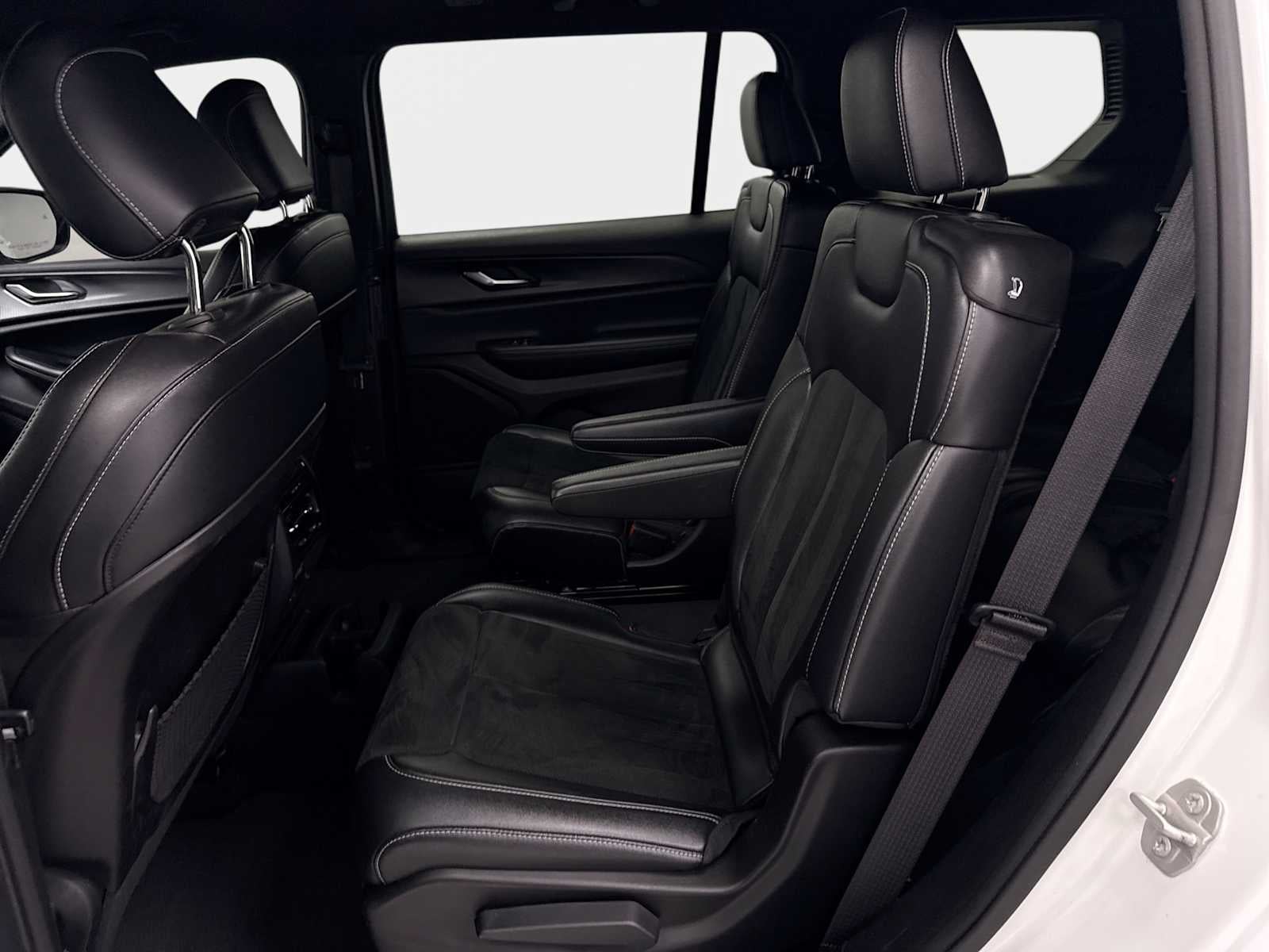 2024 Jeep Grand Cherokee L Altitude 4x4