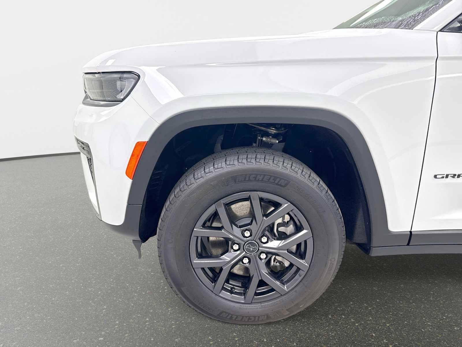 2027 Jeep Grand Cherokee L GRAND CHEROKEE L LAREDO ALTITUDE 4X4