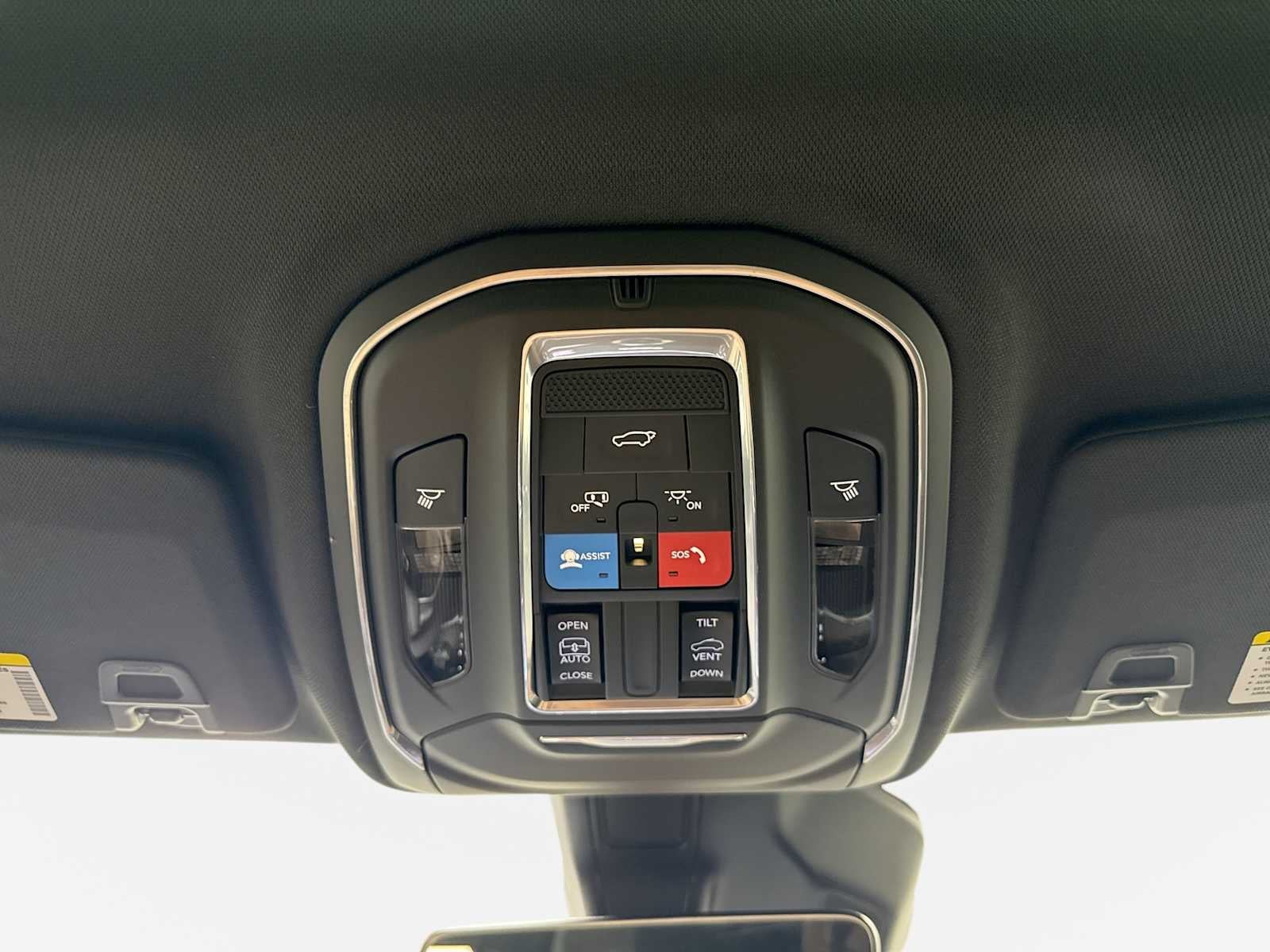 2027 Jeep Grand Cherokee L GRAND CHEROKEE L LAREDO ALTITUDE 4X4